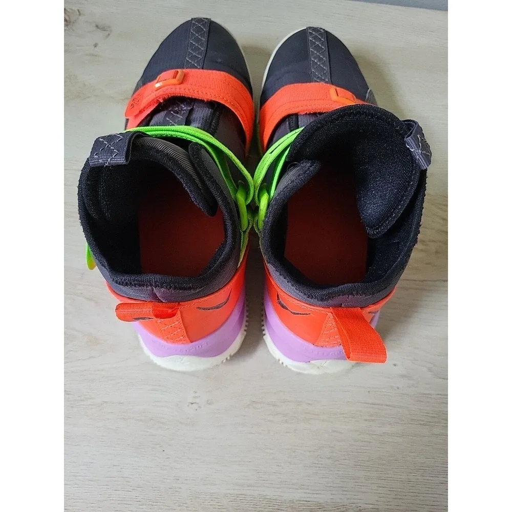 Nike Lebron Soldier Xlll (GS Basketball Sneaker) AR7585-002‎ Size 6.5Y